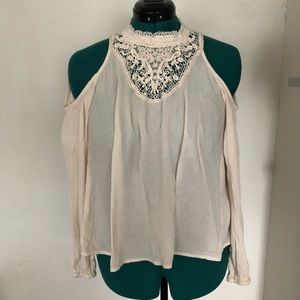 Hollister off-white bohemian top